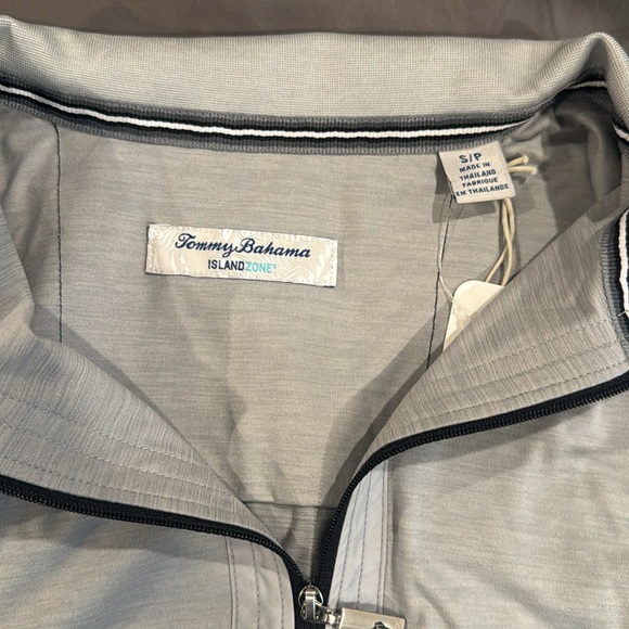 Brand new Tommy Bahamas Men’s Quarter Zip Grey. Size small. Fits a little big. - Picture 3 of 4